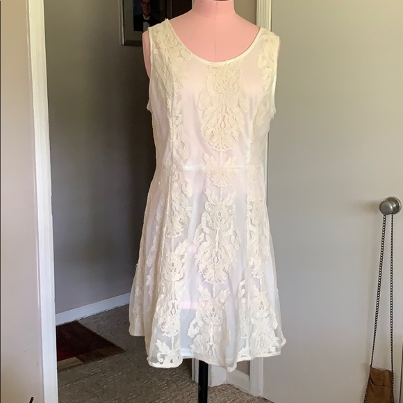 🌾Chelsea & Violet cream colored lace dress🌾 - Picture 2 of 11